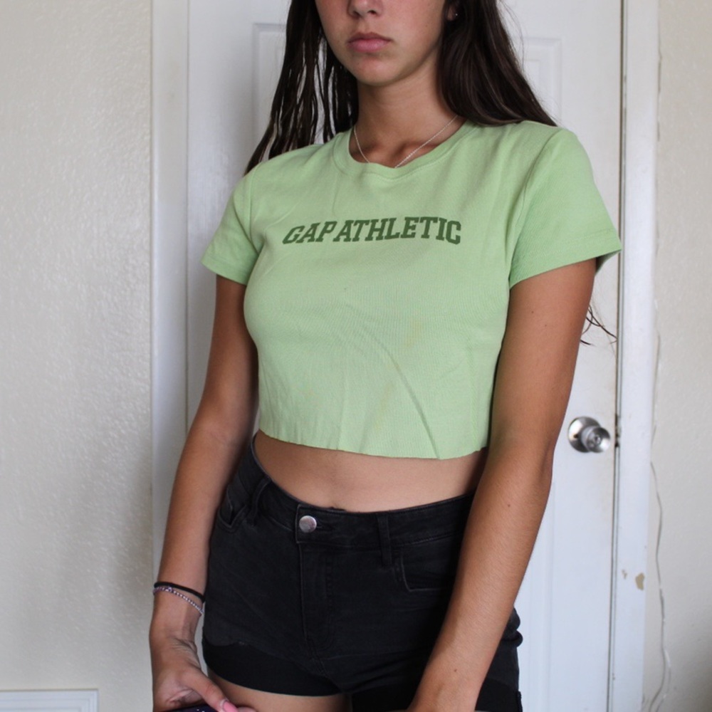 Gap Cropped Tee